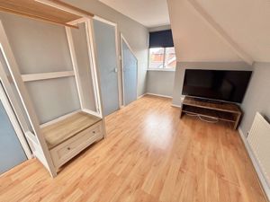 Bedroom- click for photo gallery